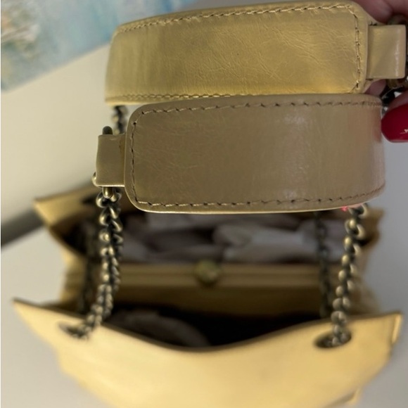 HOBO International Soft Yellow Leather Kisslock Bag with Chain Strap - Picture 7 of 12